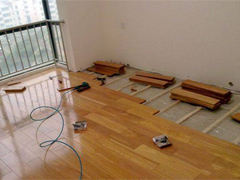 室內裝修地板開裂扒縫和含水率有關